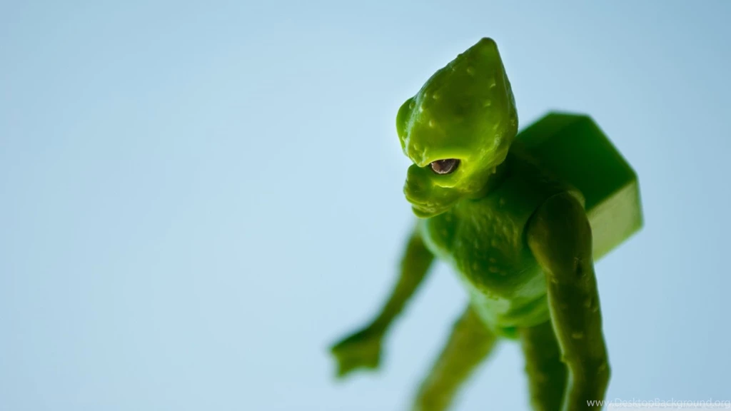 Green Alien HD Desktop Wallpapers : High Definition : Fullscreen ...