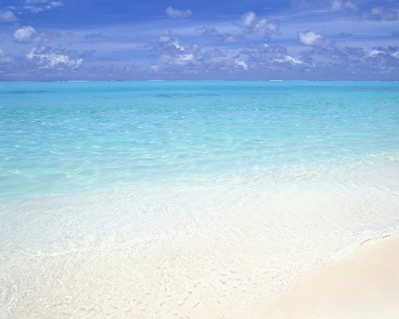 Amazing Blue Sky Leisure Beach