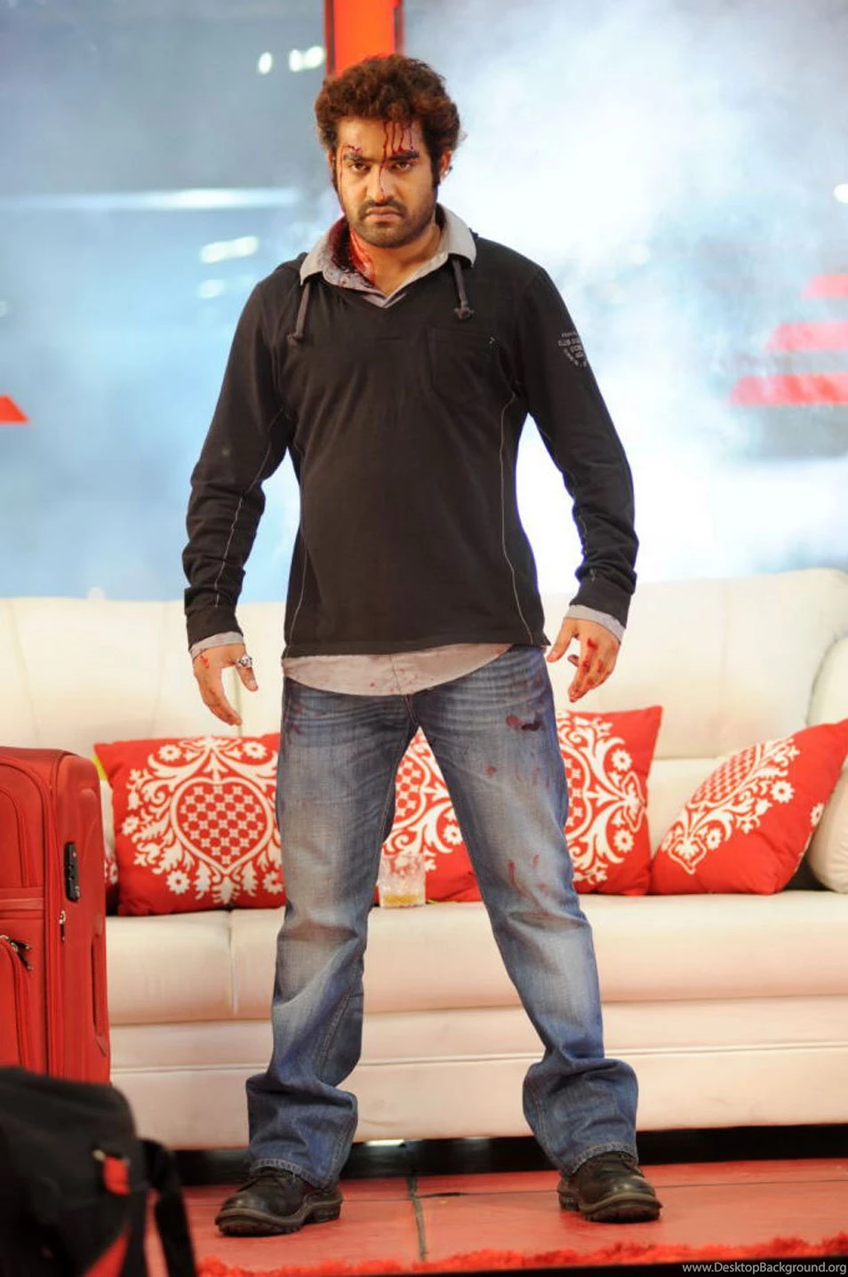 Images For Free Download: JR NTR , TAMANNA ROMANTIC STILLS FROM ...