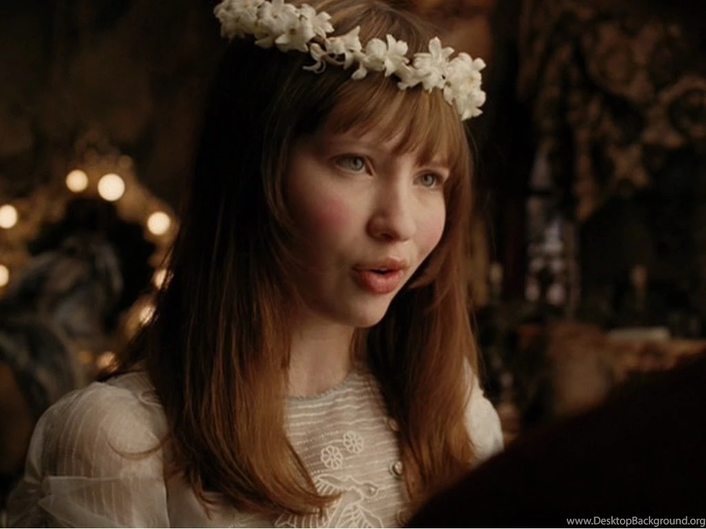Emily Browning HD Wallpapers For PC
