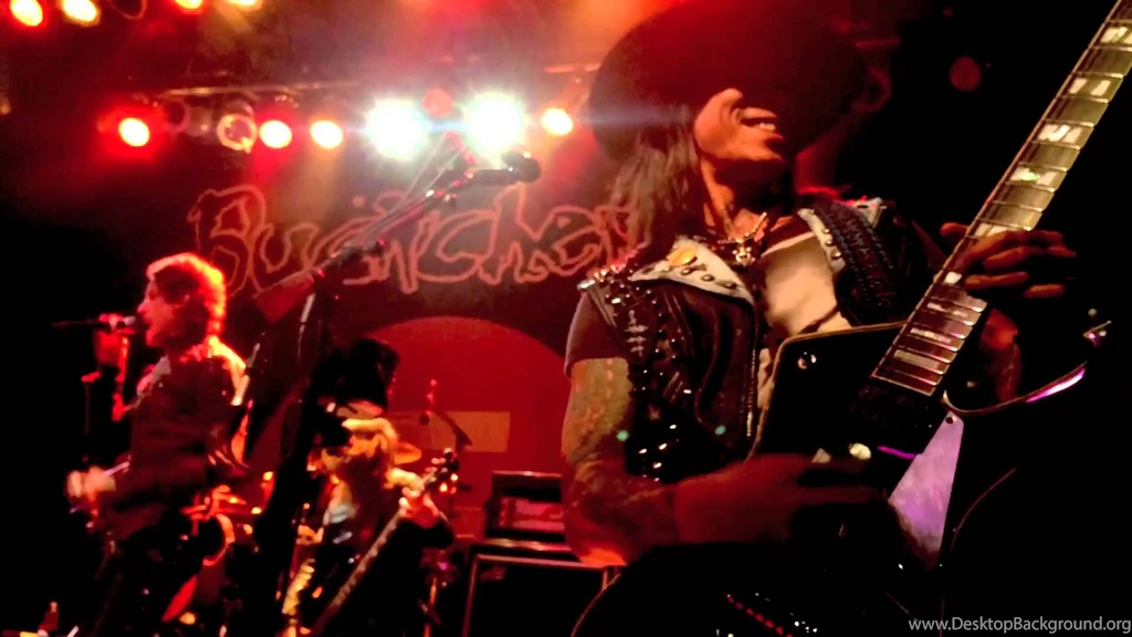 Stevie D Of Buckcherry Killing It With A PS 10 20th Anniversary ...