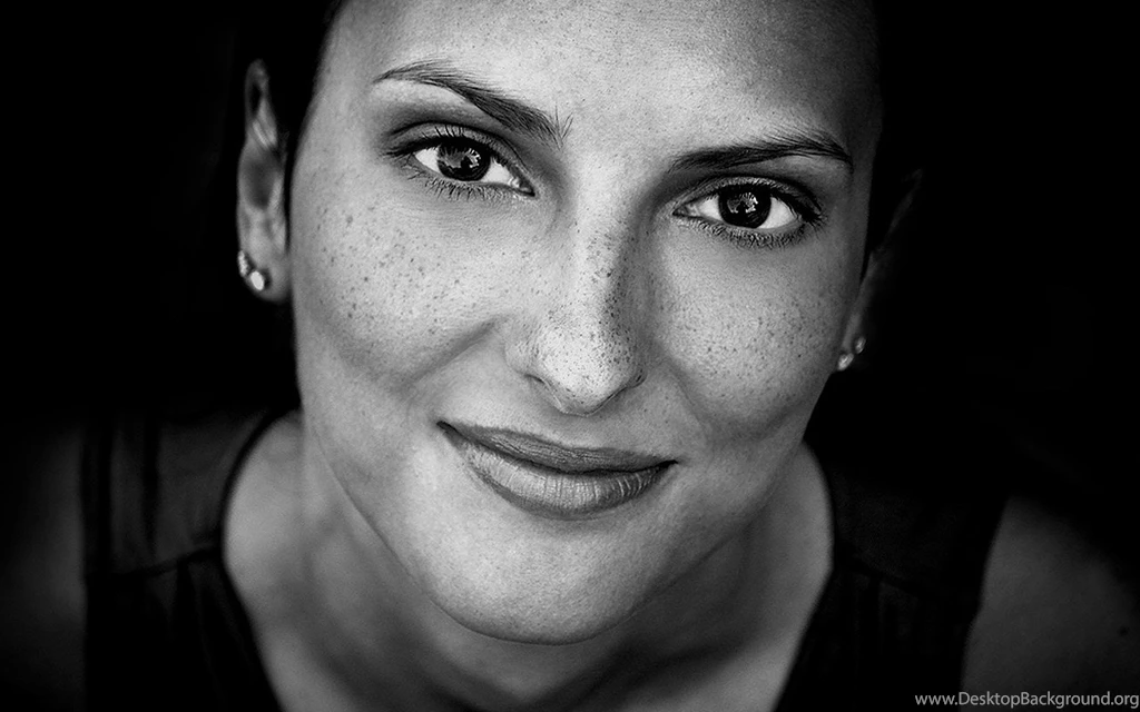 Portrait Black Woman Wallpaper.