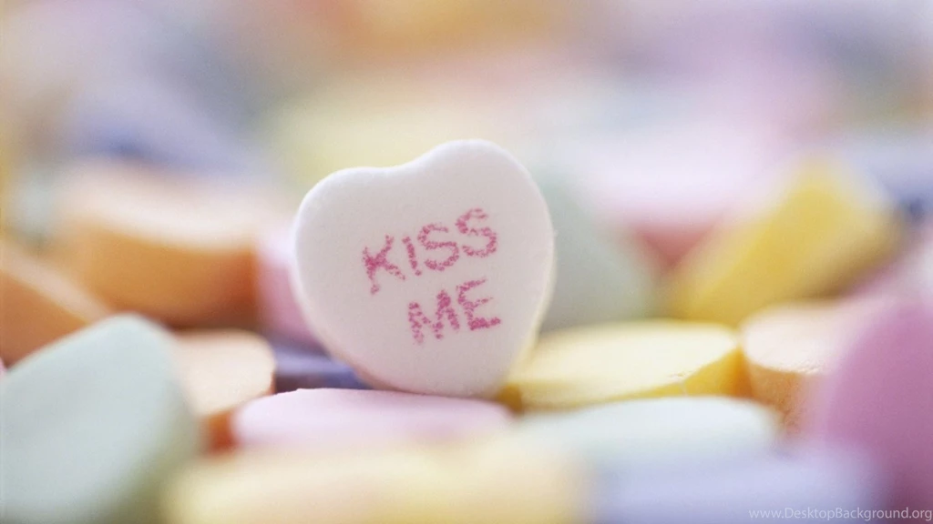 1366x768 Kiss Me Heart Candy Desktop PC And Mac Wallpapers