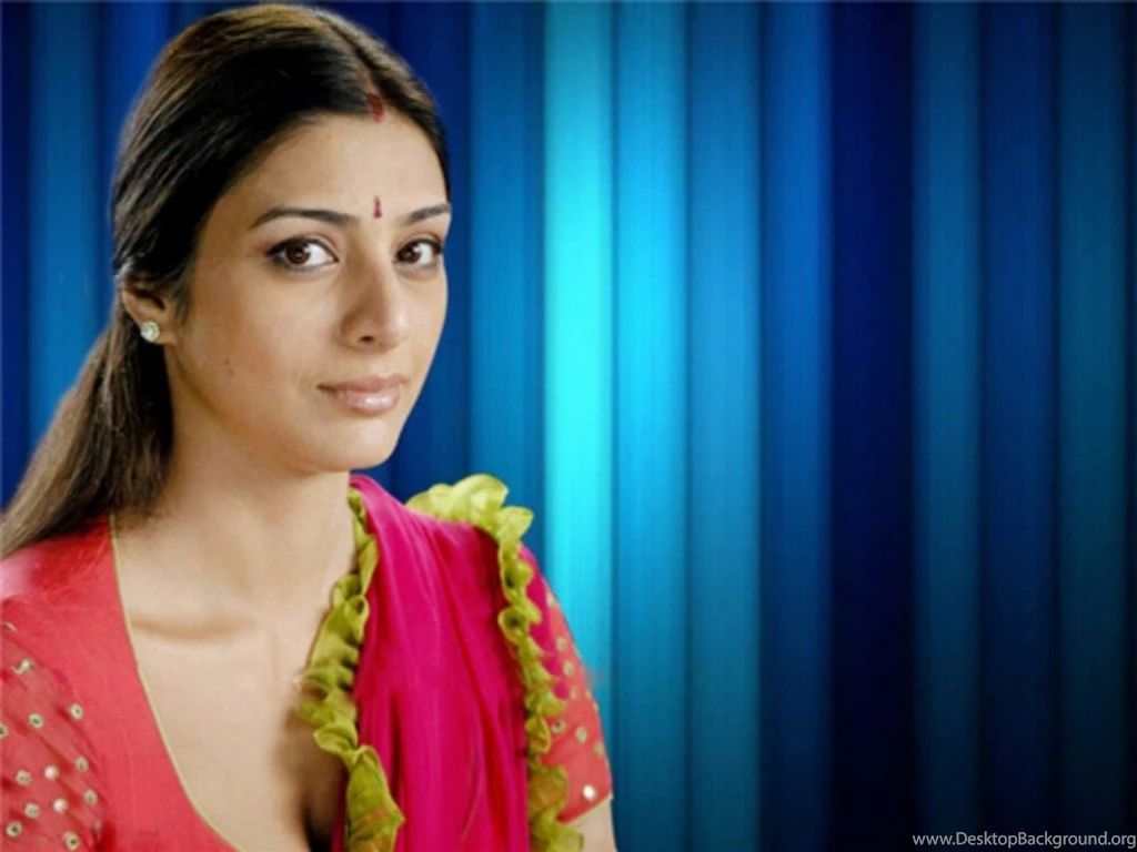 Tabu Bollywood Actress Wallpapers Download FREE