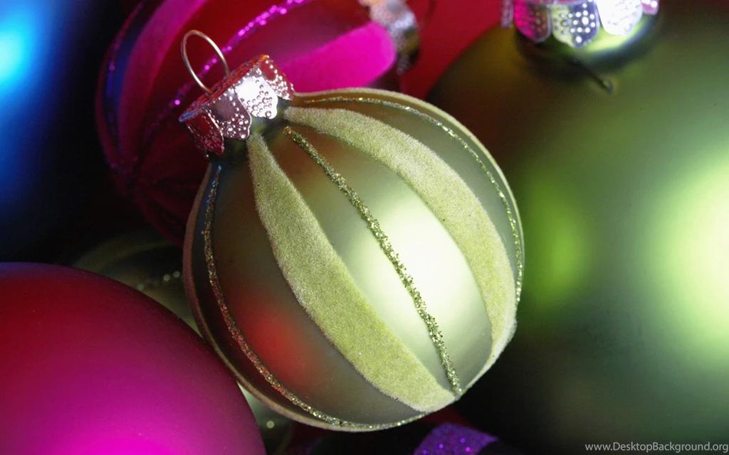 Colorful Christmas Ornaments Wallpapers 31158 Still Life Photo ...