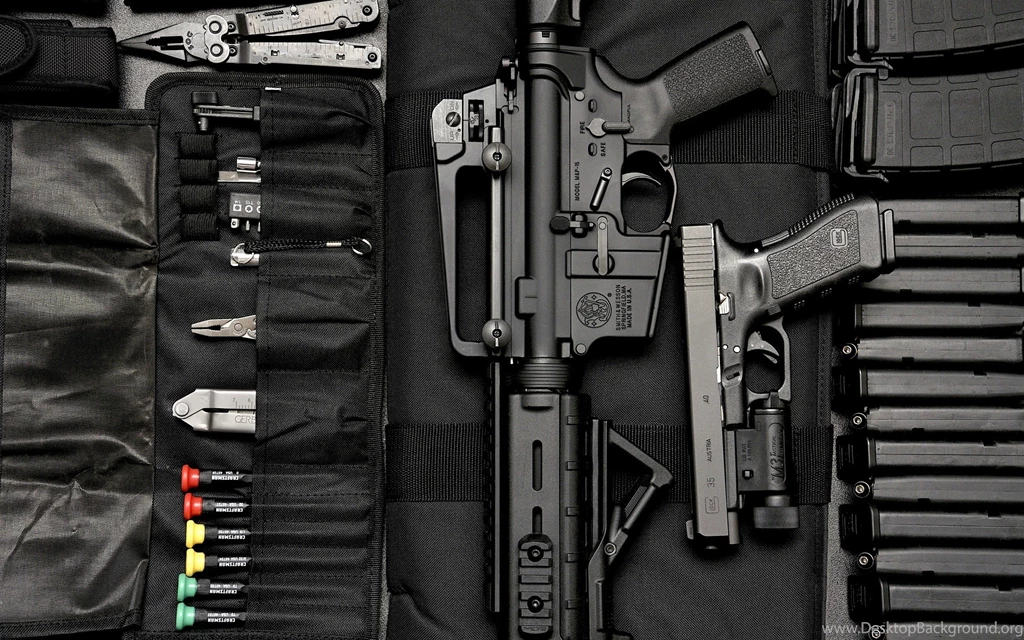 40 S .40 Smith And Wesson AR 15 Assault Rifle Bees Gerber Glock ...