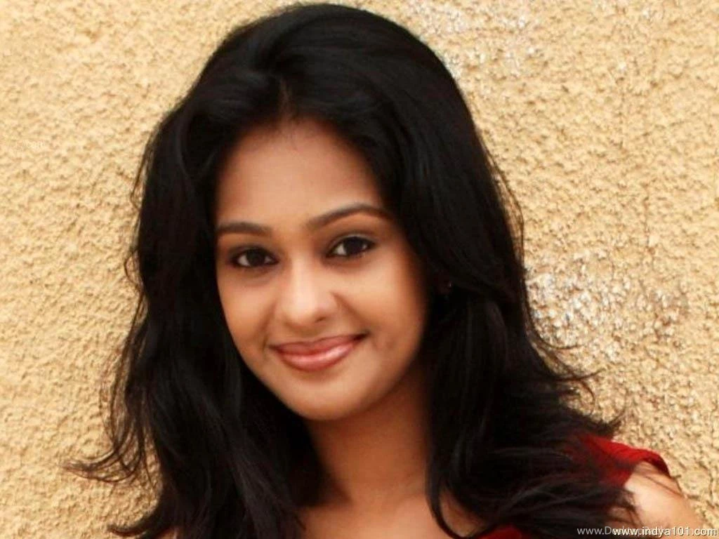 Mugdha Chaphekar Wallpapers (1024x768) : Indya101.com