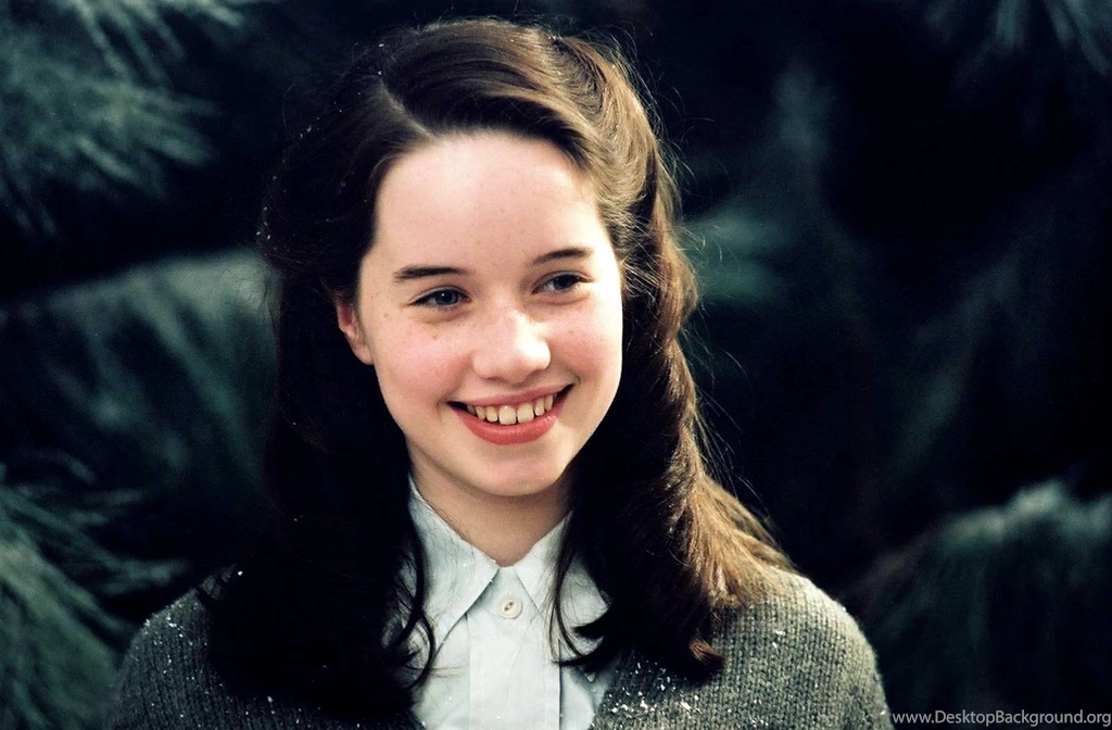 Anna Popplewell Beautiful HD Wallpapers