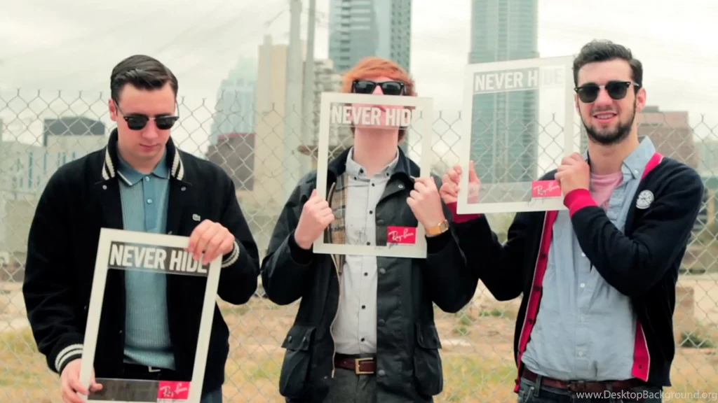Glassnote: Two Door Cinema Club + RAY BAN Never Hide