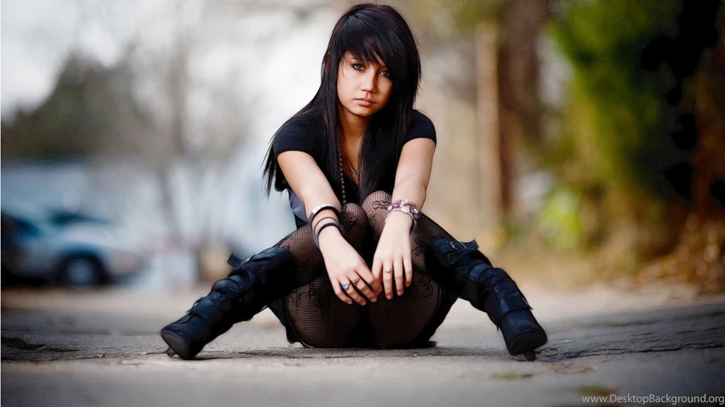 Gothic Clothes For Girls HD Wallpapers Widescreen 1366x768