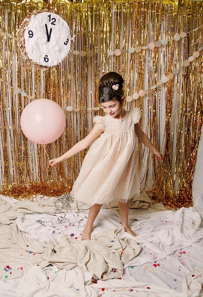 Tis The Season To Smile: 15 Holiday Photo Booth Ideas