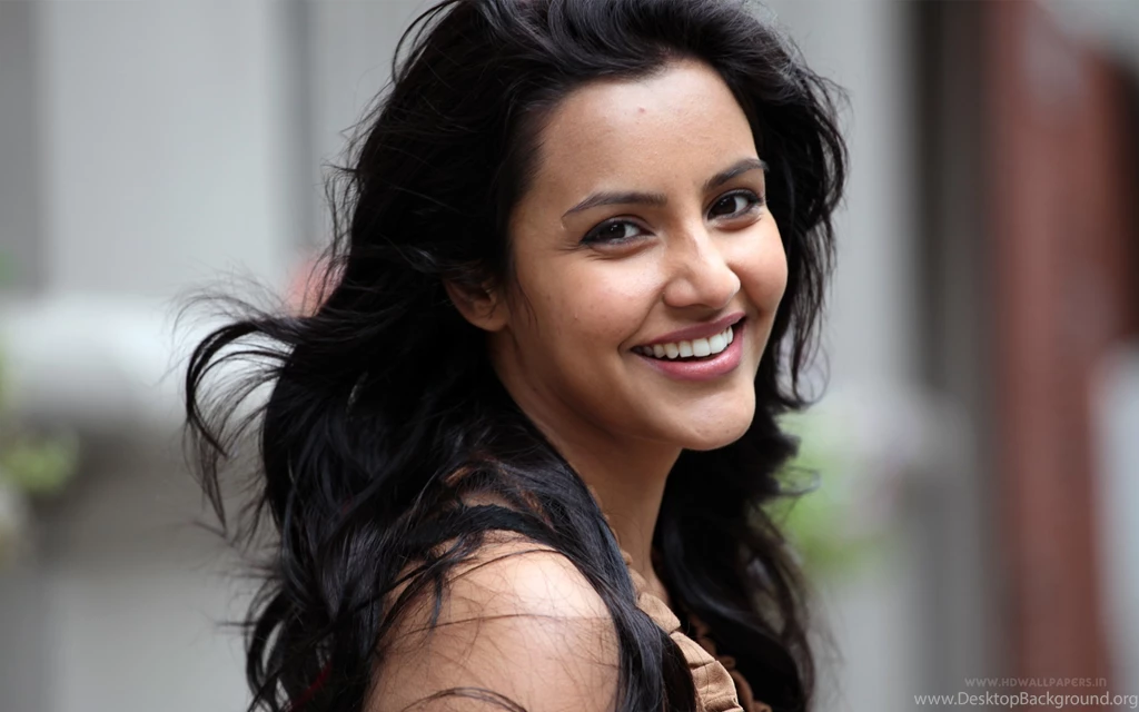 Priya Anand Wallpapers
