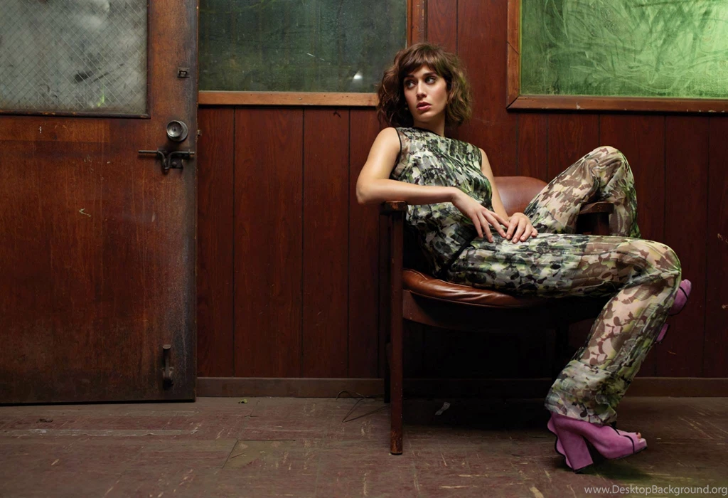 Elizabeth Anne Lizzy Caplan Film Actress Mean Girls Cloverfield ...