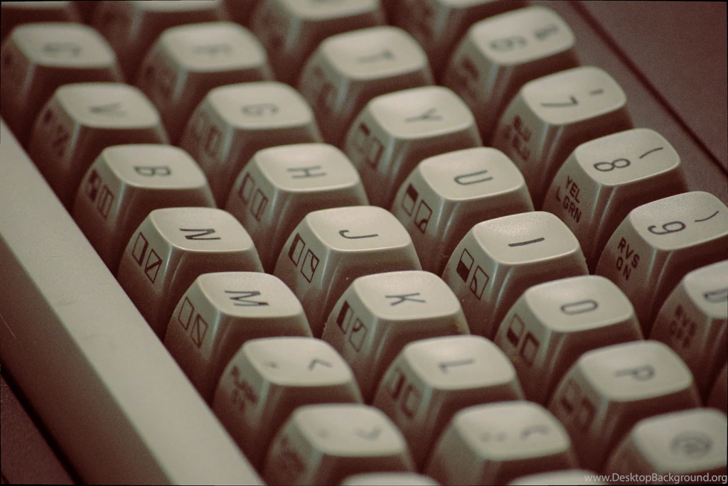 C16 Keyboard High Res Pics