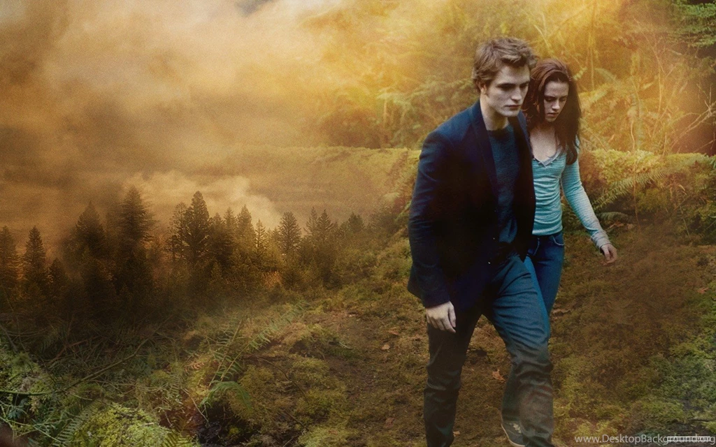 3 New Official New Moon Wallpapers
