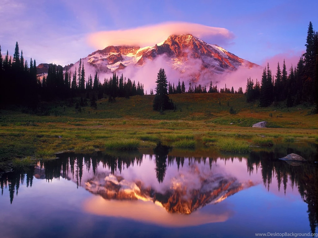 Mount Rainier And Lenticular Cloud Reflected At Sunset Washington ...