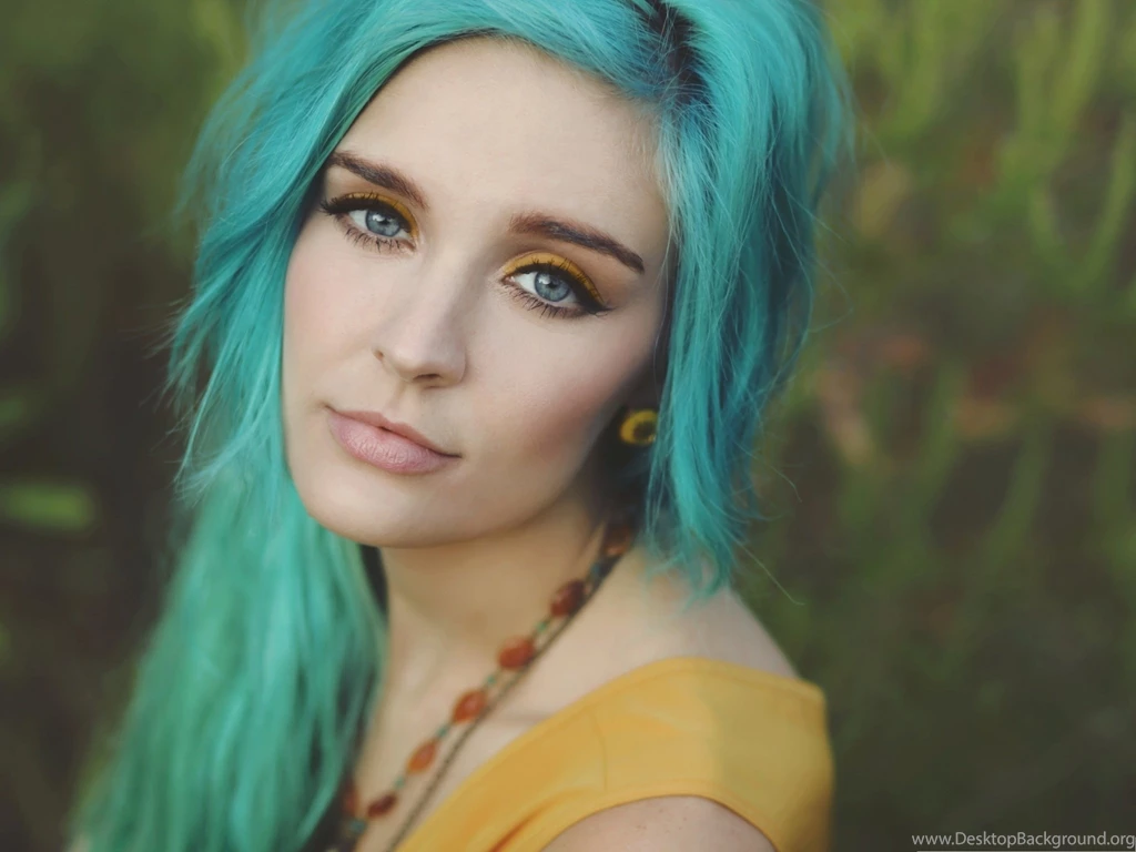 Exotic Girls Image, Beautiful Girl In Blue Hair, She Is Impressive ...