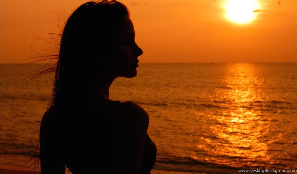 Exotic Girls Beach Sunset HD Wallpapers For Gadgets