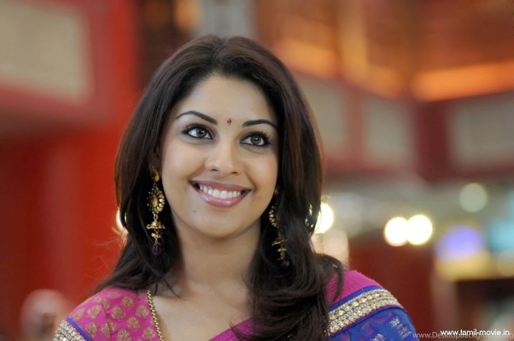 Tamil Actress Richa Gangopadyay