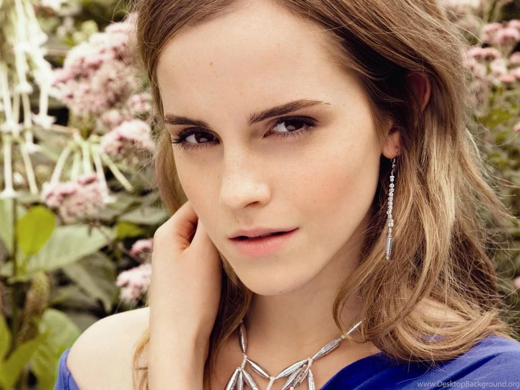 Emma Watson Cute HD Wallpapers Collection