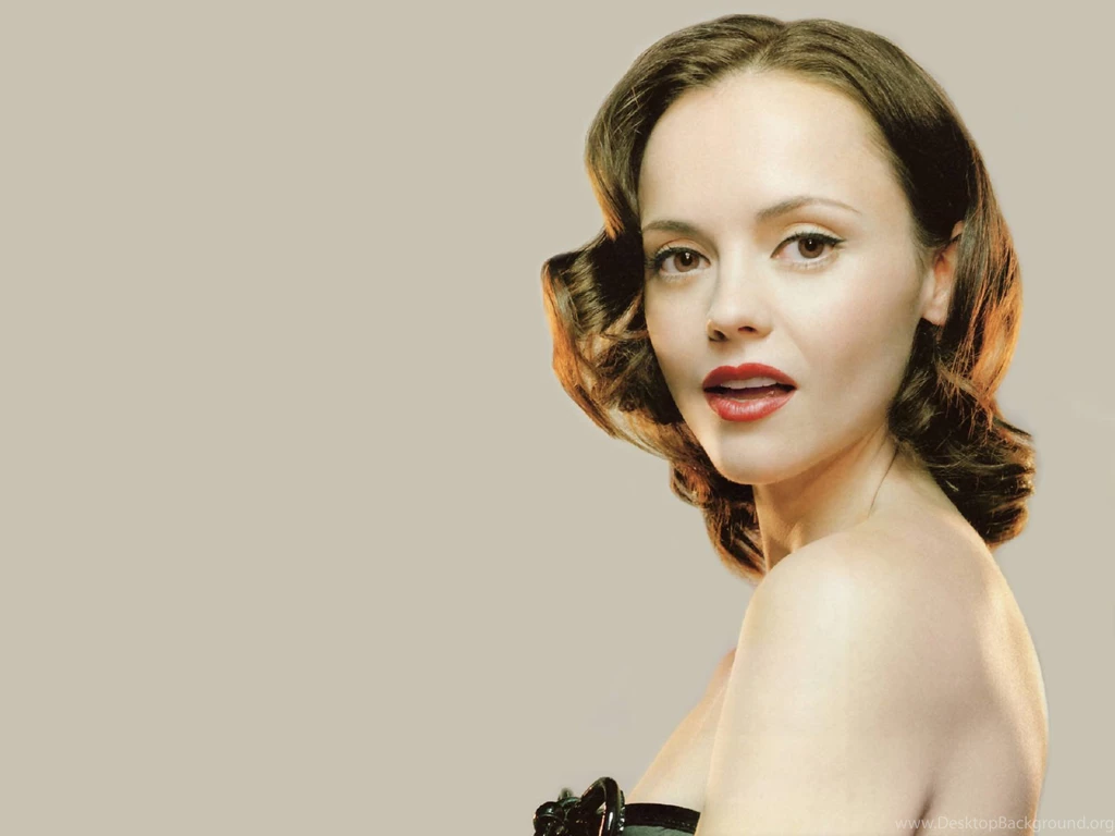 Christina Ricci – Daily Backgrounds In HD