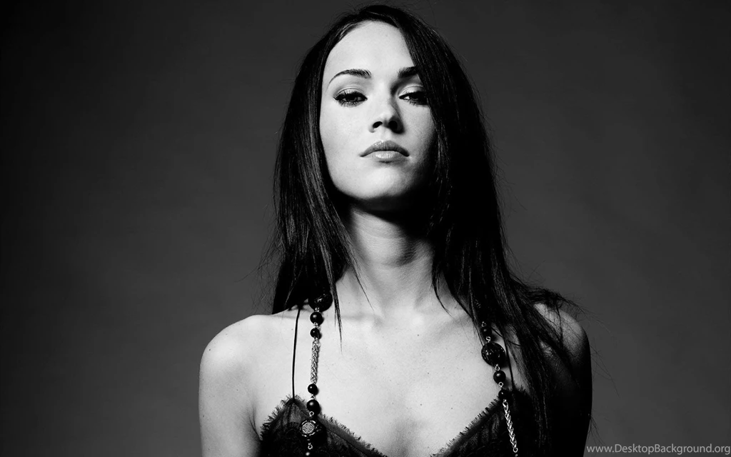 Black And White Megan Fox Wallpapers 5690 1920x1200 UMad.com