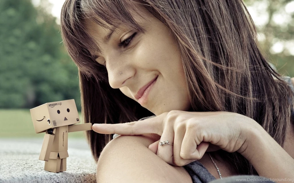 Girl And Small Robot : Desktop And Mobile Wallpapers : Wallippo