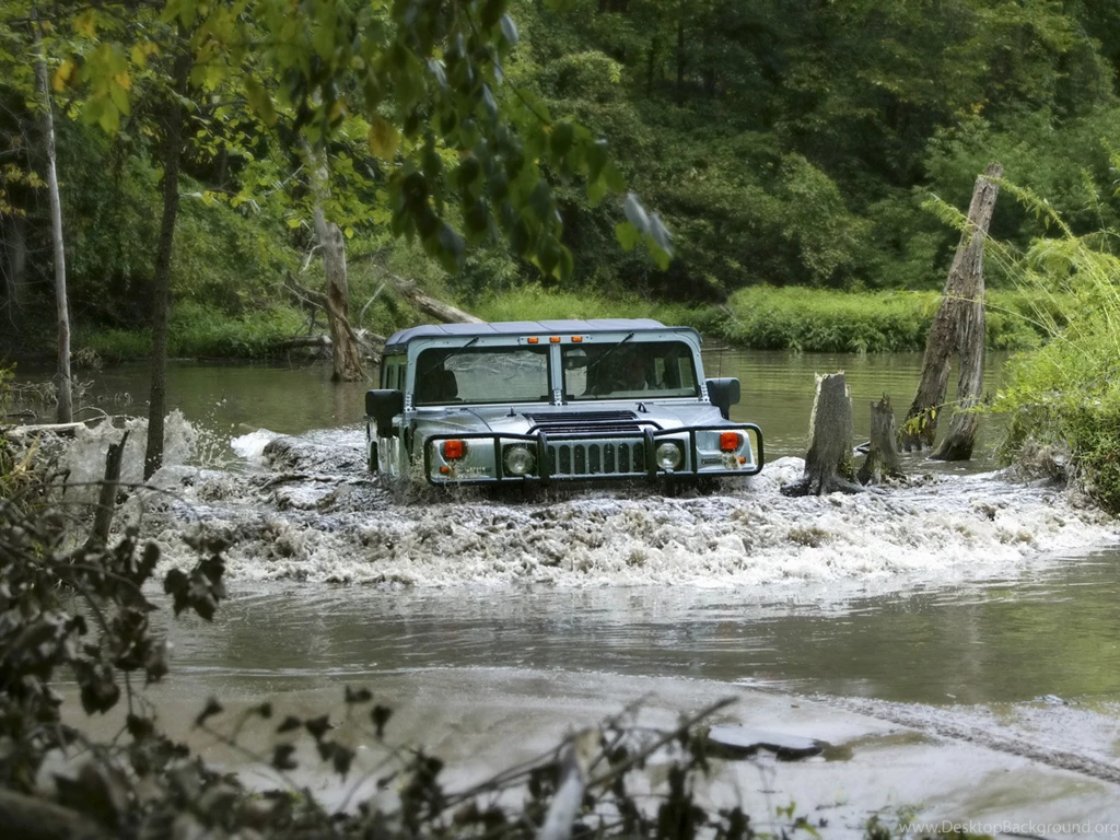 2004 Hummer H1 Moving Through Water 1 1600x1200 Wallpapers