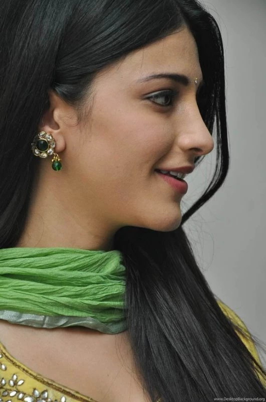 Shruti Hassan Latest Cute In Gabbar Singh Latest Press Meet ...