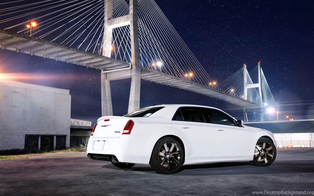 White Chrysler 300 SRT8 Wallpapers