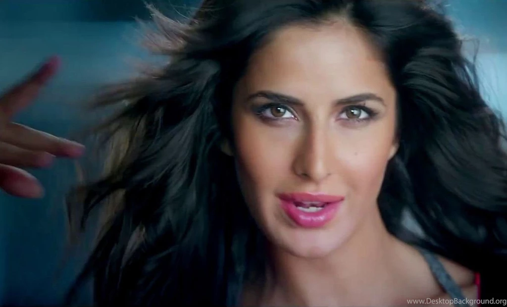 Katrina Kaif In Kamli Song Images Apnatimepass.com
