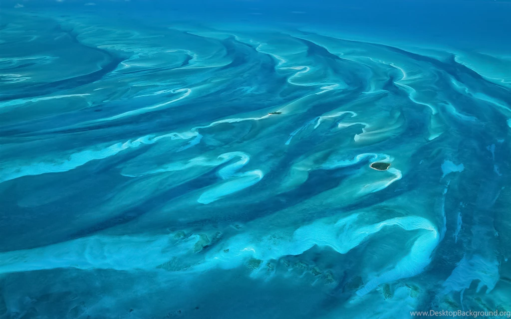 Download 40 HD Display Wallpaper Backgrounds Here For Free