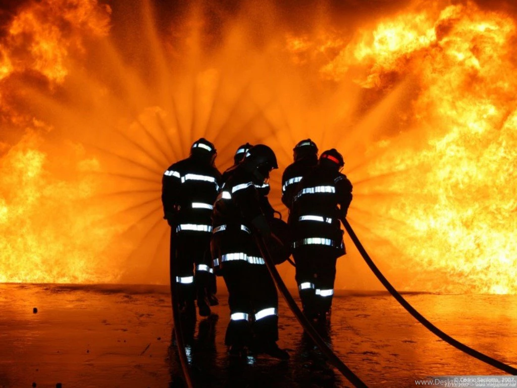 Wallpapers Fire Fighting 1024x768