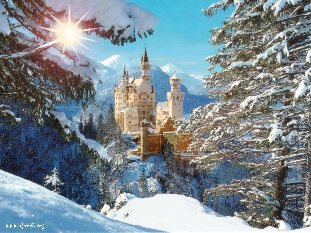 NEUSCHWANSTEIN CASTLE BAVARIA WALLPAPER   (