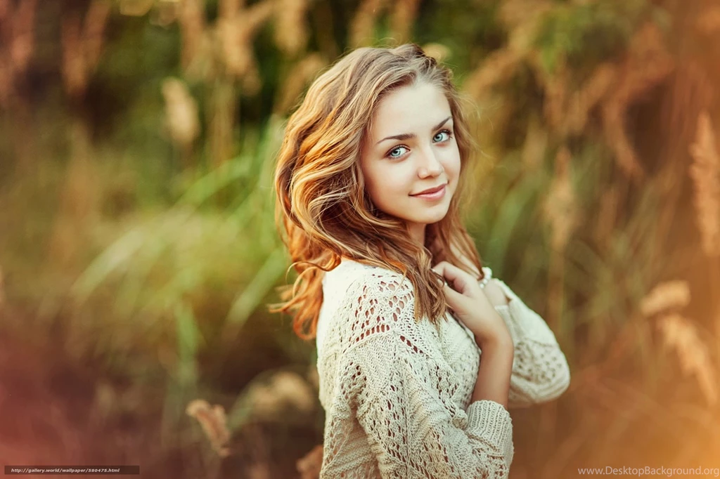 580475_devochka_milaya_podrostok_ulyibka_boke_1921x1280_www.Gde Fon.com.jpg