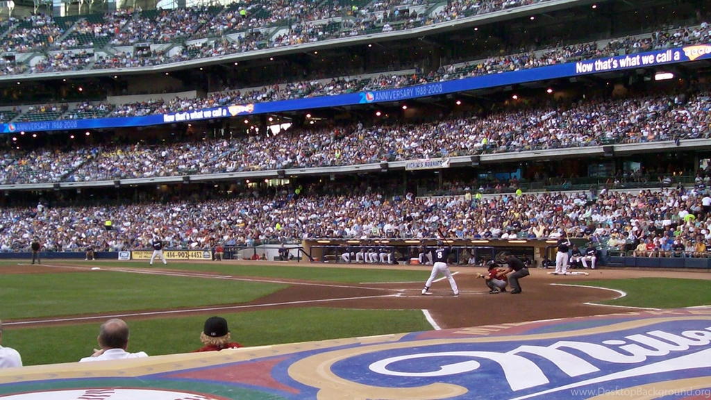Miller Park Game 1600x900 Wallpapers