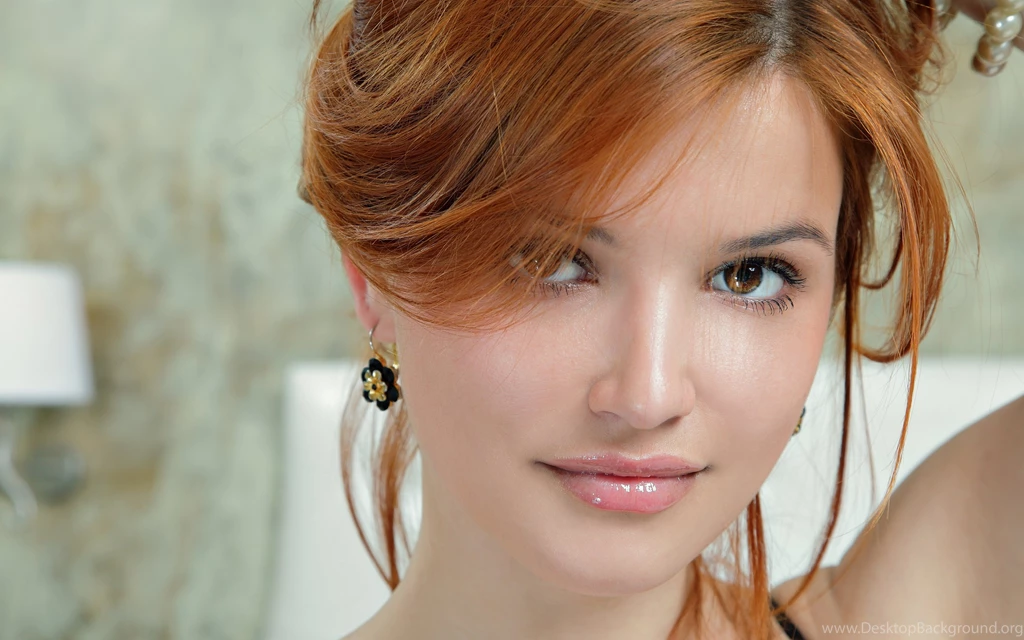 Beautiful Woman Face Wallpapers