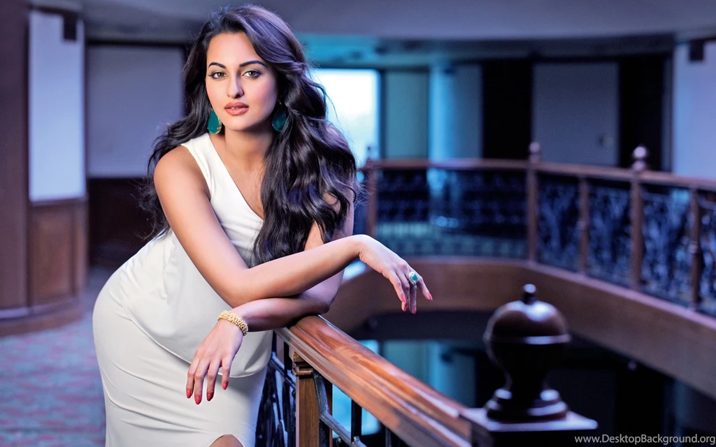 Actress Sonakshi Sinha Wallpapers