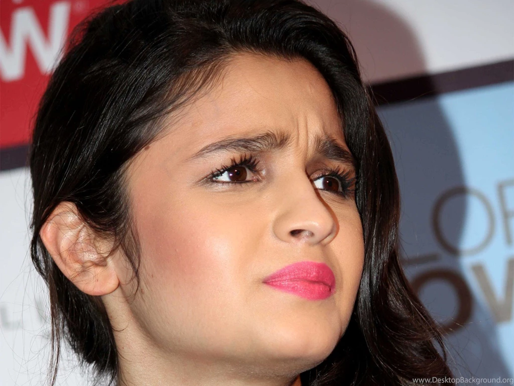 Beautiful Young Actress Alia Bhatt Close Up Face HD Wallpapers ...