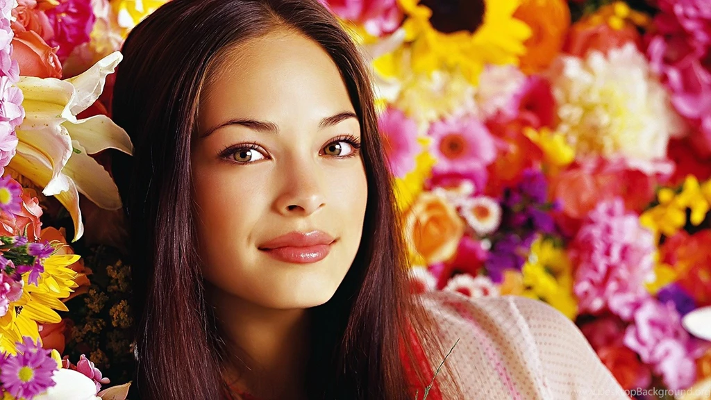 Beautiful Kristin Kreuk Pictures HD