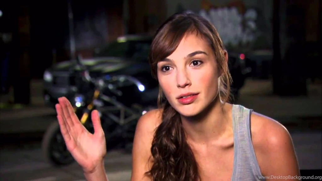 Best 4K Gal Gadot Wallpapers