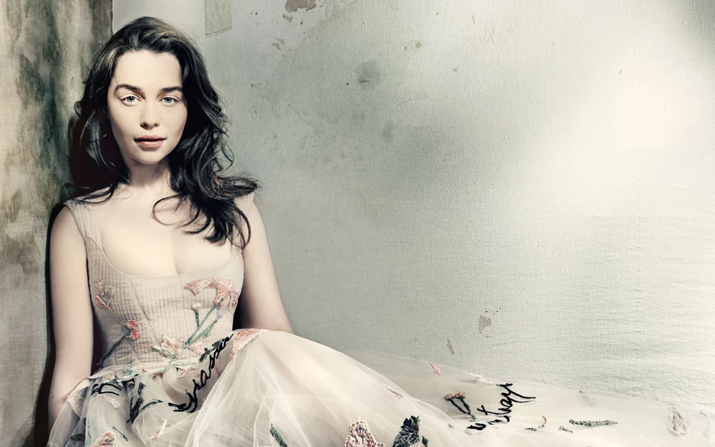 Emilia Clarke British Vogue Wallpapers