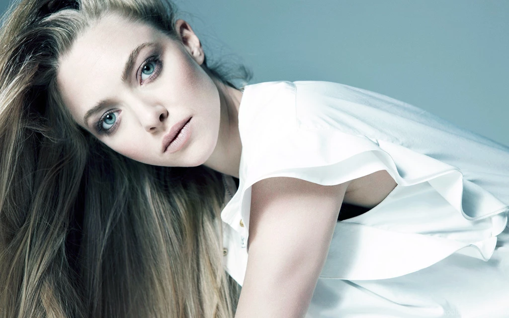 Latest Amanda Seyfried Wallpapers