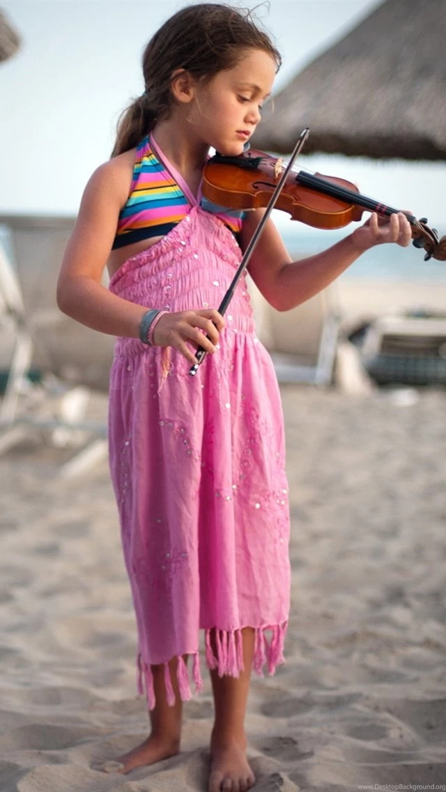 Cute Little Girl Playing A Violin iPhone Wallpapers