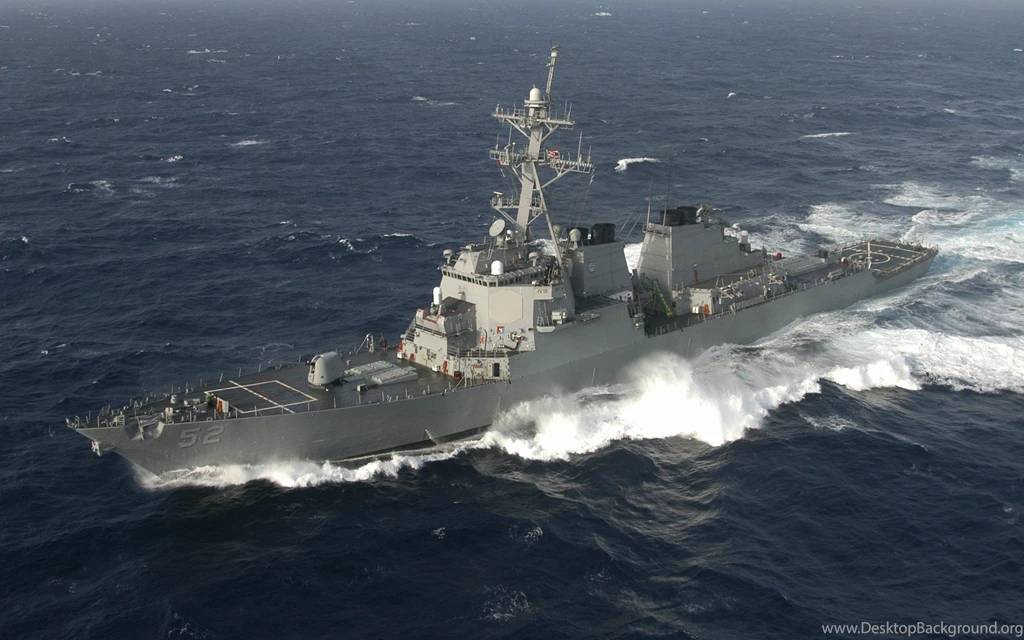 Awesome Wide Ship In Sea