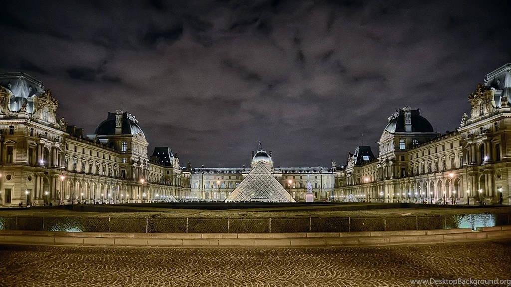 The Louvre And The Pyramid Wallpapers