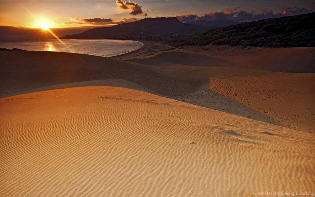 Desolate Desert Scenery Desktop Wallpapers - Landscape Wallpapers ...