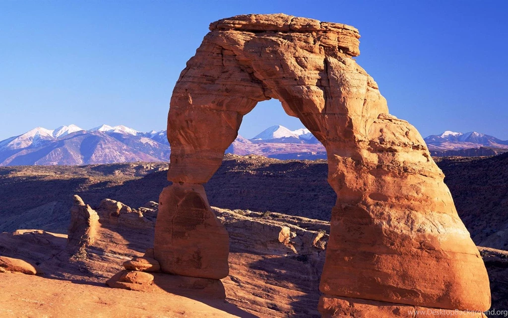 Mountains In The Desert Wallpapers