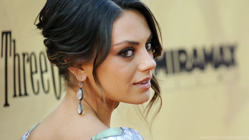 A Beautiful American Actress Mila Kunis Closeup HD Wallpapers