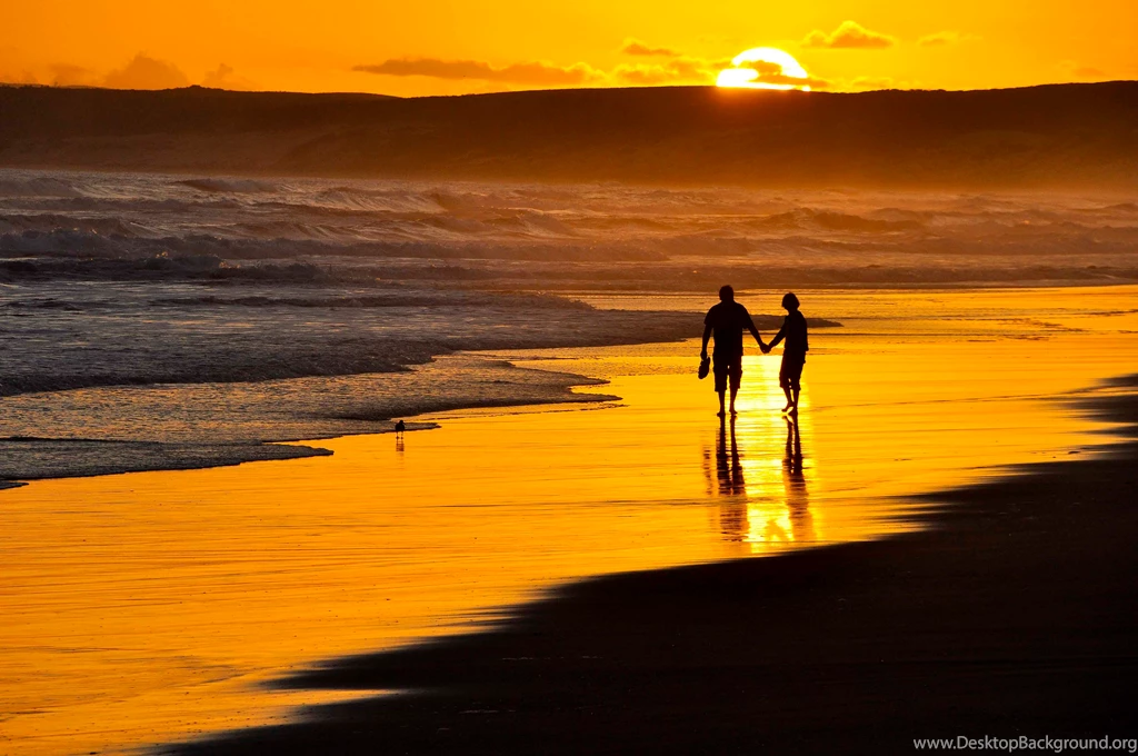 Download Romantic Beach Sunset Wallpapers For Windows